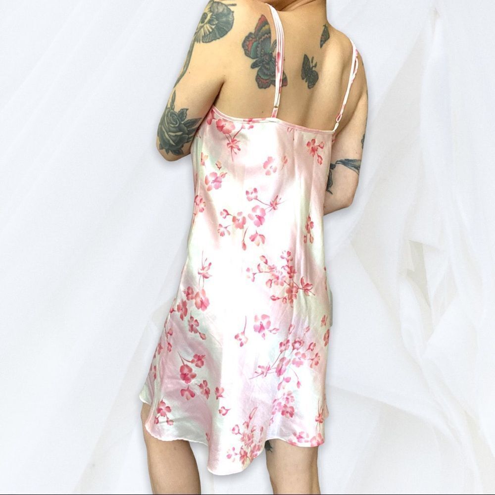 Vintage Avon (M) Light Pink Chemise - Picture 2 of 6